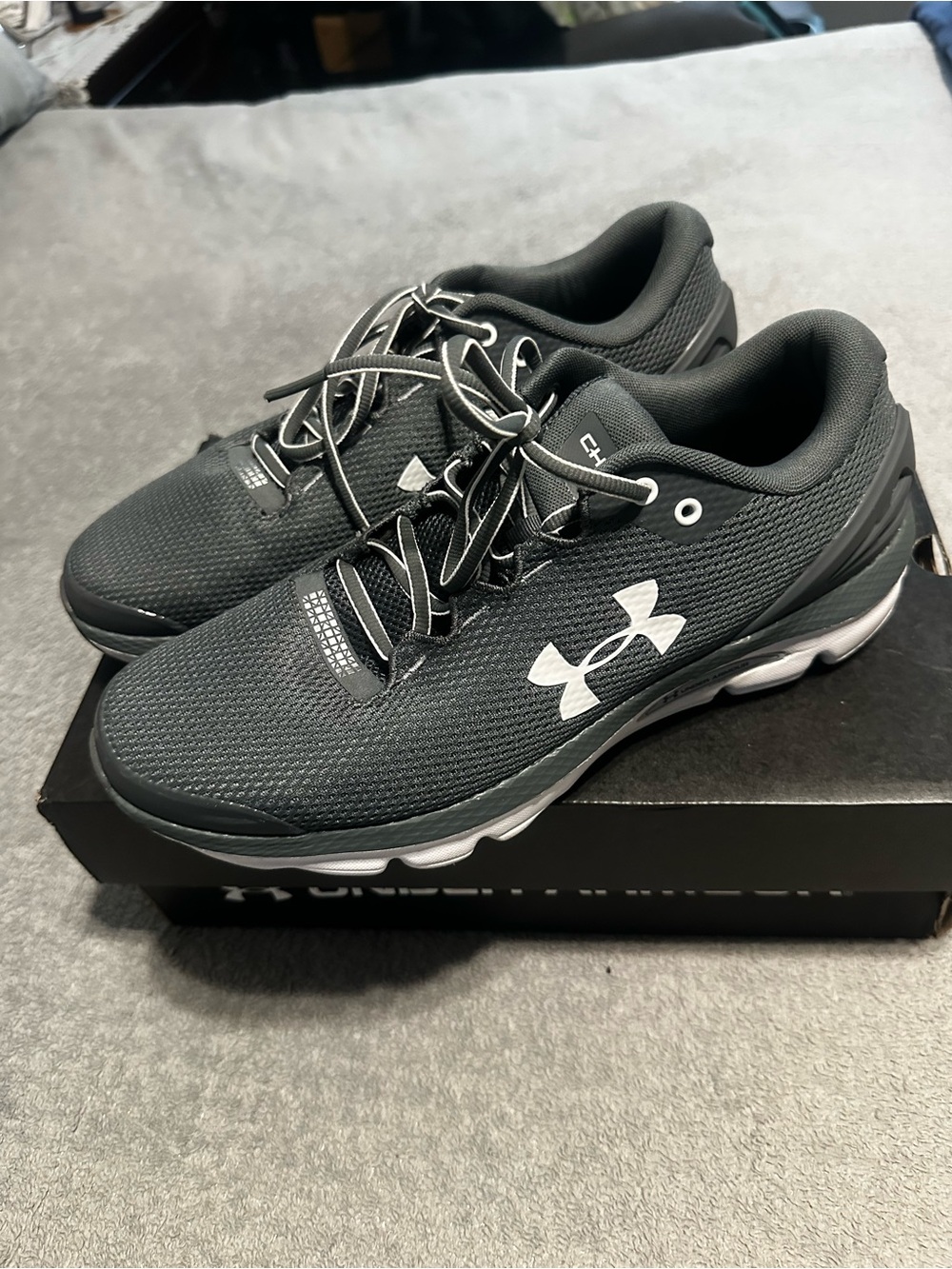 Under Armour Men’s Gray Athletic Running Sneakers with White Logo